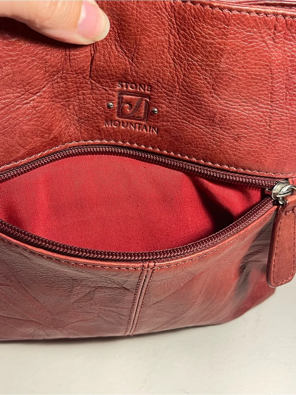 Stone Mountain Red Pebble Leather Shoulder Bag Tote 3-Zip